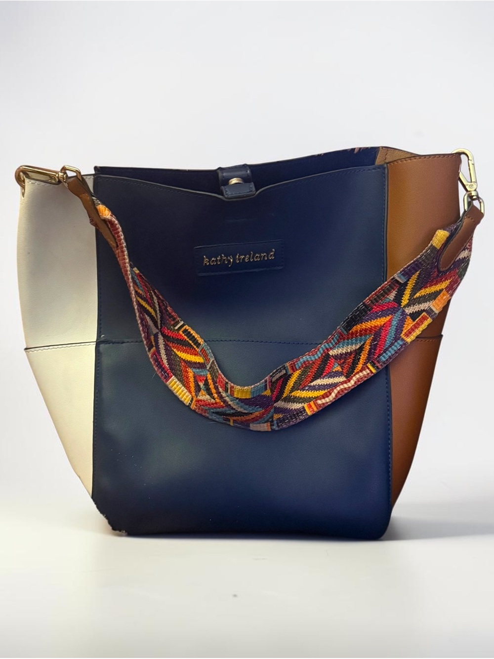 Kathy Ireland vegan leather color block hobo bucket bag